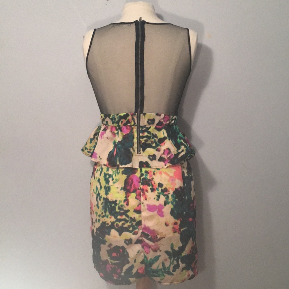Love first dress - Picture 2 of 2